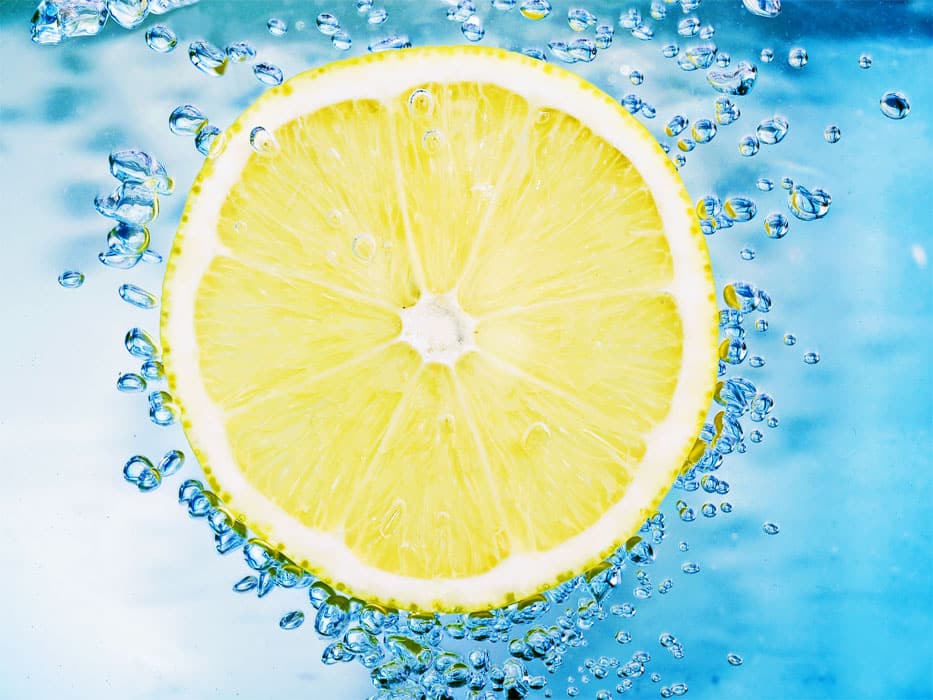 12 Razones Para Beber Agua Con Limón Todos Los Días